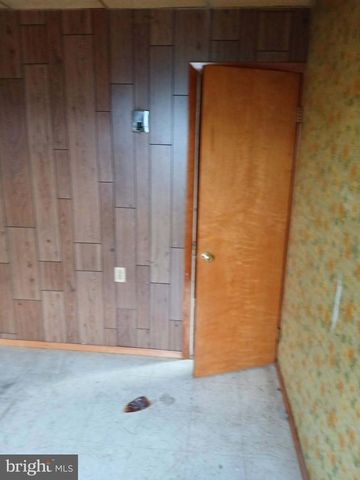 621 N 10TH AVE, Altoona, PA 16601