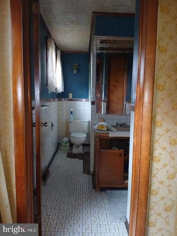 621 N 10TH AVE, Altoona, PA 16601