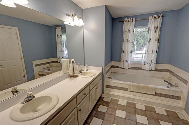 231 N Cross Lane Road, Monroe, GA 30656