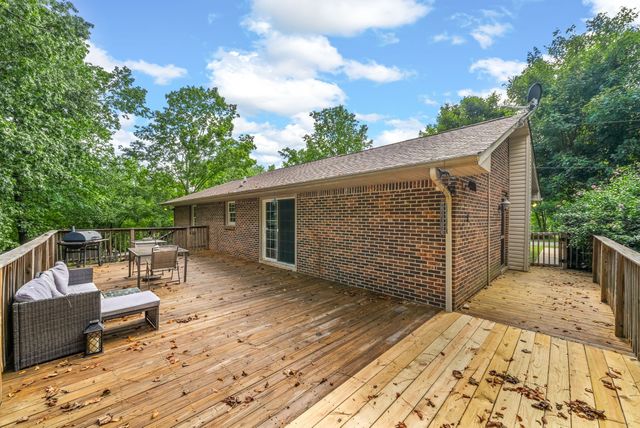 114 Hickory Hill Dr, Dover, TN 37058