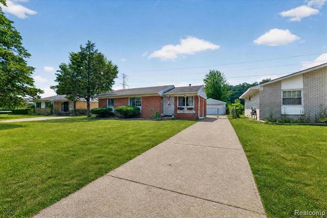 10660 Jackson Street, Belleville, MI 48111