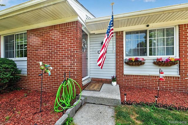 10660 Jackson Street, Belleville, MI 48111
