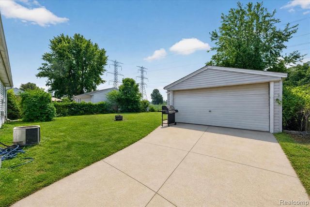 10660 Jackson Street, Belleville, MI 48111