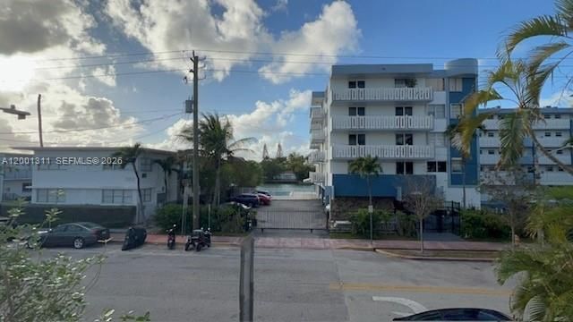 7830 Dickens Ave 203, Miami Beach, FL 33141