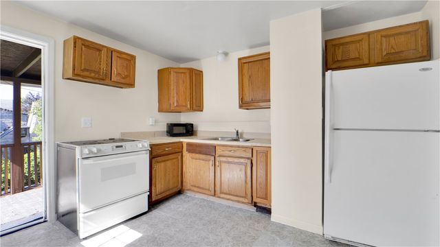 71 Crombie Street, Rochester, NY 14605