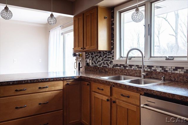 302 N Van Buren Street, Tecumseh, MI 49286