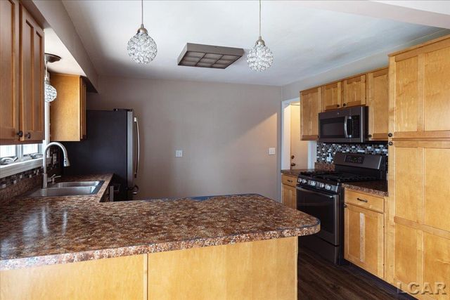302 N Van Buren Street, Tecumseh, MI 49286