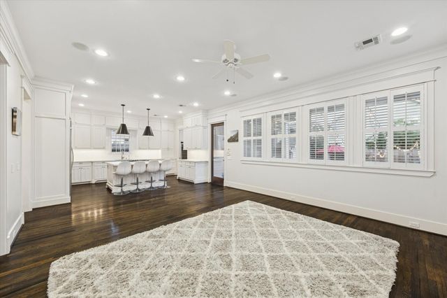 916 Columbia Street, Houston, TX 77008