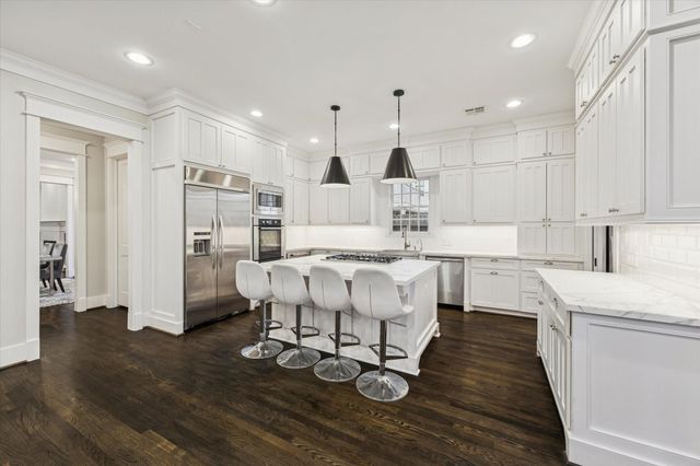 916 Columbia Street, Houston, TX 77008