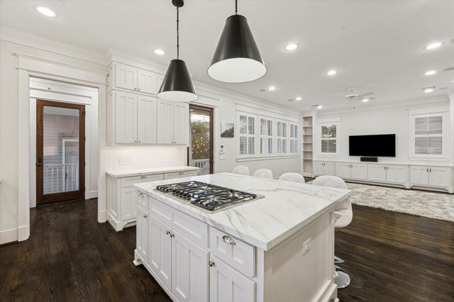 916 Columbia Street, Houston, TX 77008