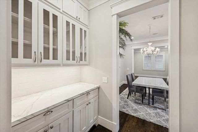 916 Columbia Street, Houston, TX 77008