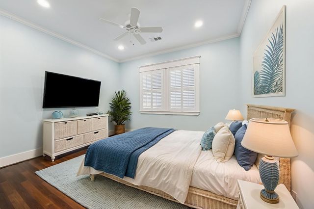 916 Columbia Street, Houston, TX 77008