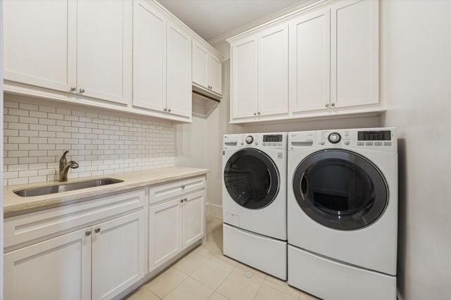 916 Columbia Street, Houston, TX 77008