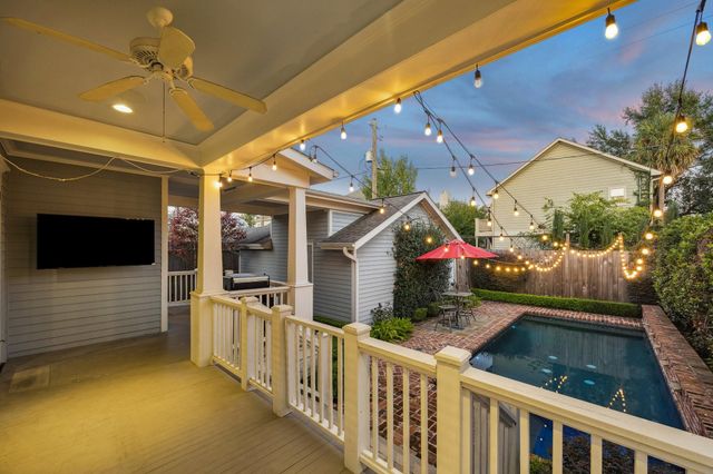 916 Columbia Street, Houston, TX 77008