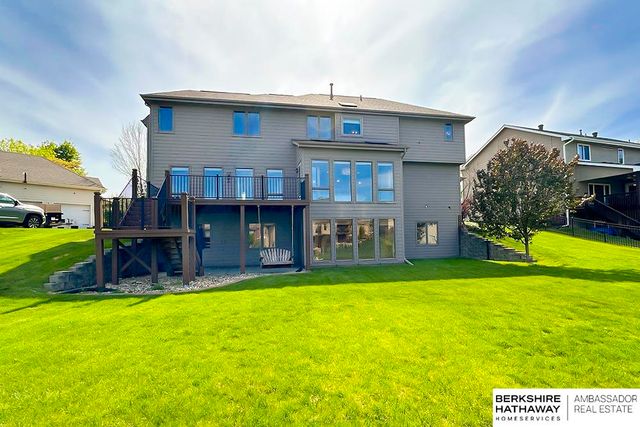 5004 Westlake Circle, Papillion, NE 68133