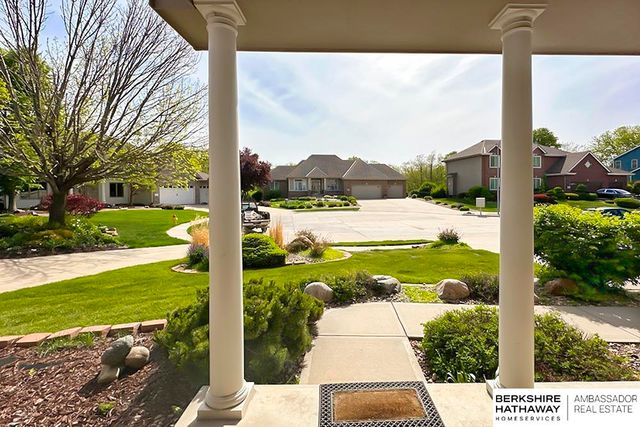 5004 Westlake Circle, Papillion, NE 68133
