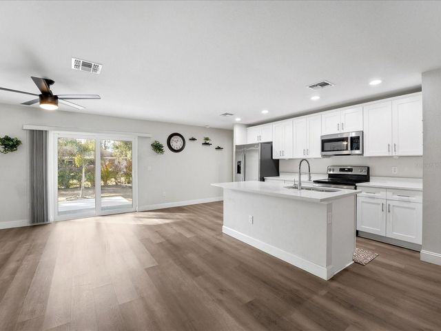 6235 DUNDEE AVENUE, North Port, FL 34291