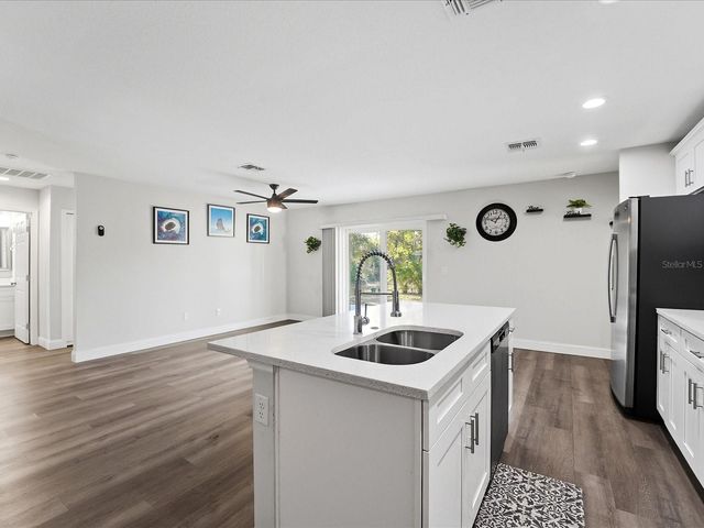 6235 DUNDEE AVENUE, North Port, FL 34291