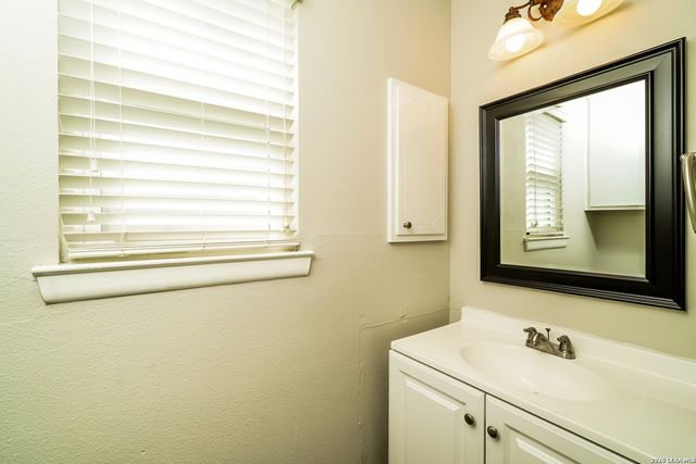 13406 CHESTERTON DR, San Antonio, TX 78217