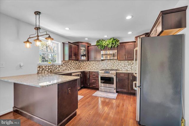 11 EVERGREEN RD, Mount Laurel, NJ 08054