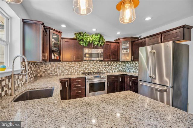 11 EVERGREEN RD, Mount Laurel, NJ 08054