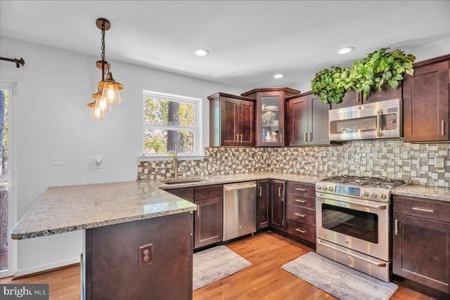11 EVERGREEN RD, Mount Laurel, NJ 08054