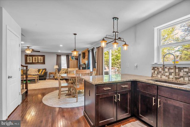 11 EVERGREEN RD, Mount Laurel, NJ 08054