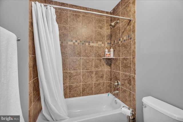 11 EVERGREEN RD, Mount Laurel, NJ 08054