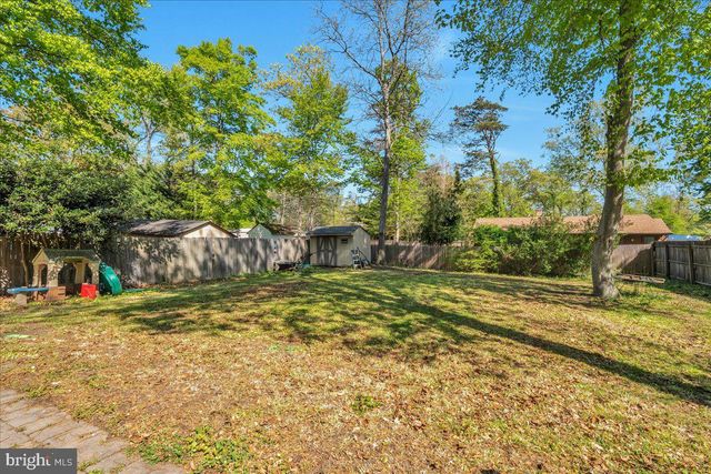 11 EVERGREEN RD, Mount Laurel, NJ 08054