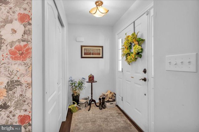 11 EVERGREEN RD, Mount Laurel, NJ 08054