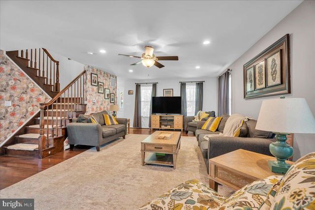 11 EVERGREEN RD, Mount Laurel, NJ 08054