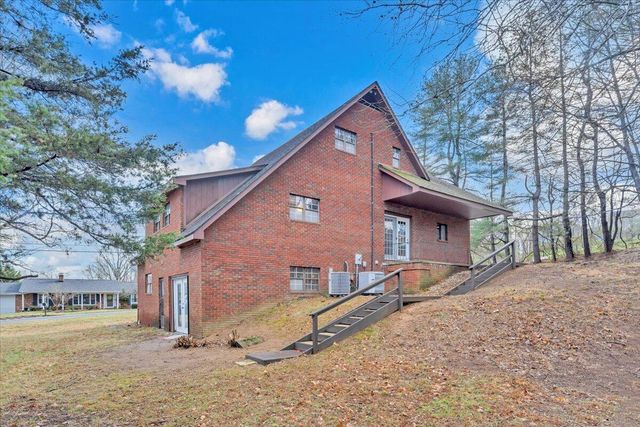 6089 Steeplechase DR, Roanoke, VA 24018