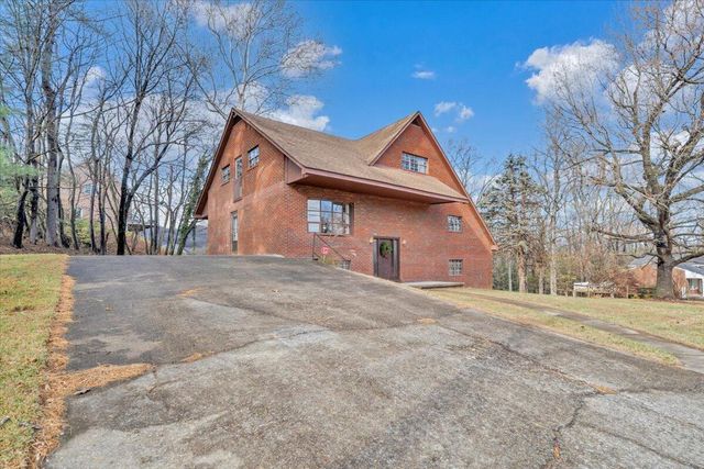 6089 Steeplechase DR, Roanoke, VA 24018