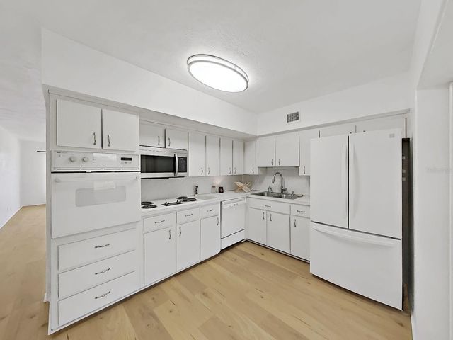 2451 CANADIAN WAY 23, Clearwater, FL 33763