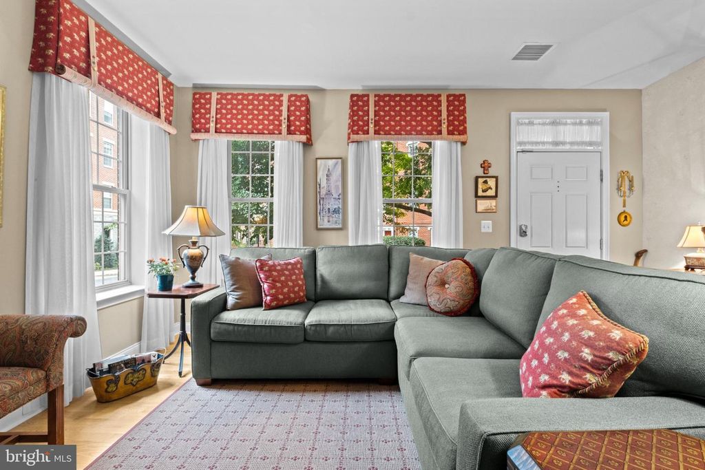 200 ADMIRALS WAY, PHILADELPHIA, PA 19146 — photo 2