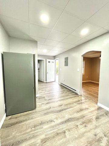 30 White Street 1R, Taunton, MA 02780