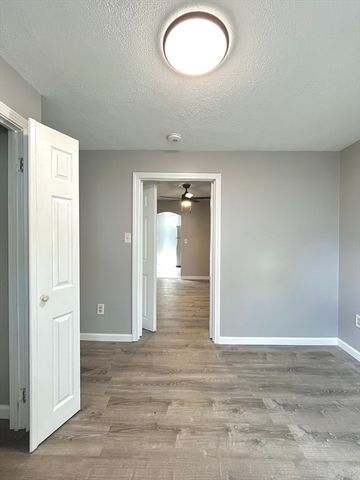 30 White Street 1R, Taunton, MA 02780