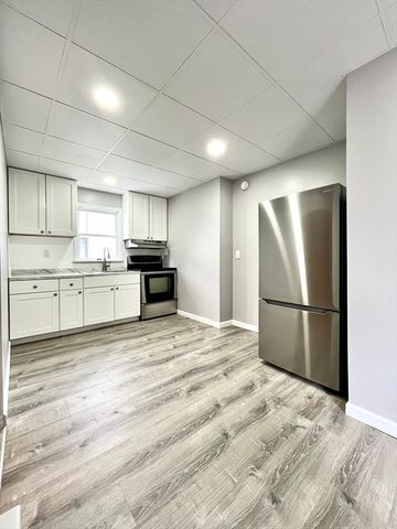 30 White Street 1R, Taunton, MA 02780