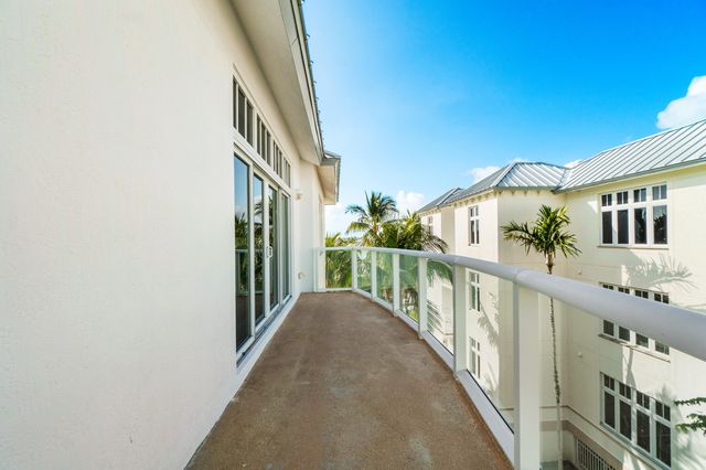 184 Lake Drive 4301, Palm Beach Shores, FL 33404