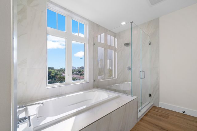 184 Lake Drive 4301, Palm Beach Shores, FL 33404