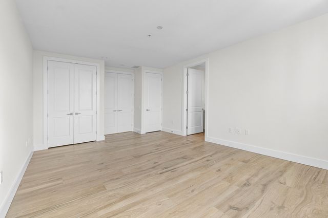 184 Lake Drive 4301, Palm Beach Shores, FL 33404