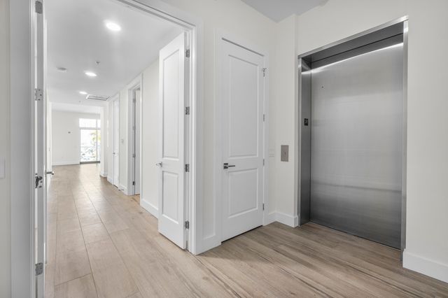 184 Lake Drive 4301, Palm Beach Shores, FL 33404