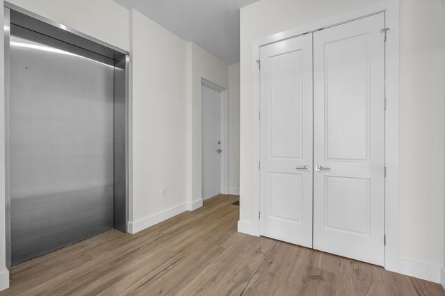 184 Lake Drive 4301, Palm Beach Shores, FL 33404