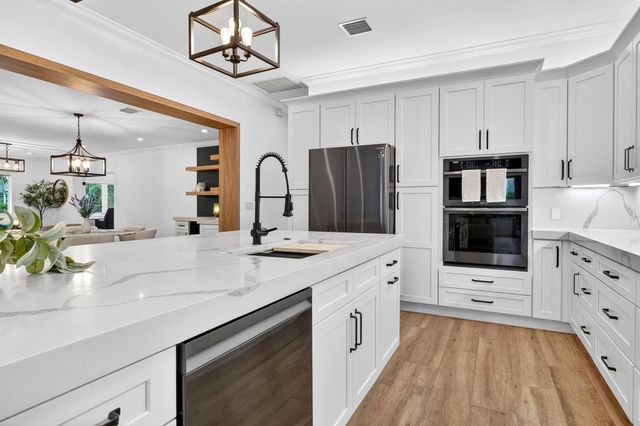 301 Pilgrim Road, West Palm Beach, FL 33405