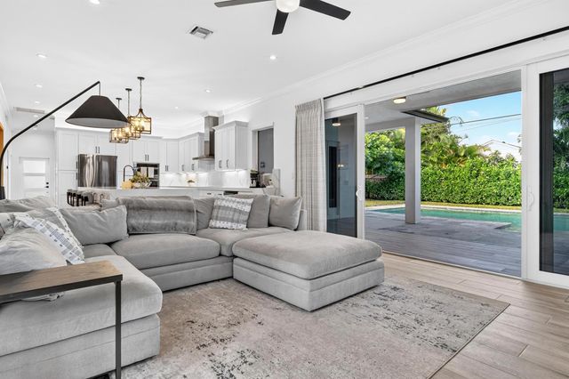 301 Pilgrim Road, West Palm Beach, FL 33405