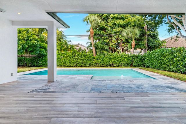 301 Pilgrim Road, West Palm Beach, FL 33405