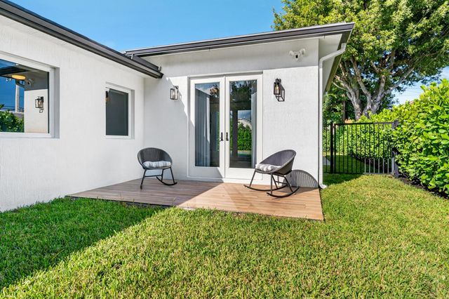 301 Pilgrim Road, West Palm Beach, FL 33405