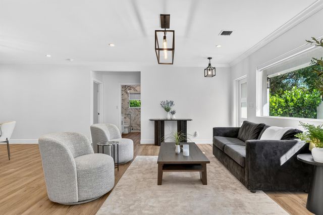 301 Pilgrim Road, West Palm Beach, FL 33405