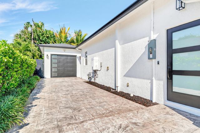 301 Pilgrim Road, West Palm Beach, FL 33405