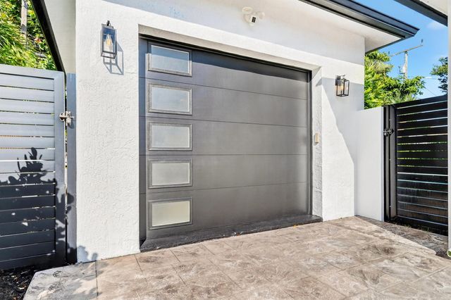 301 Pilgrim Road, West Palm Beach, FL 33405